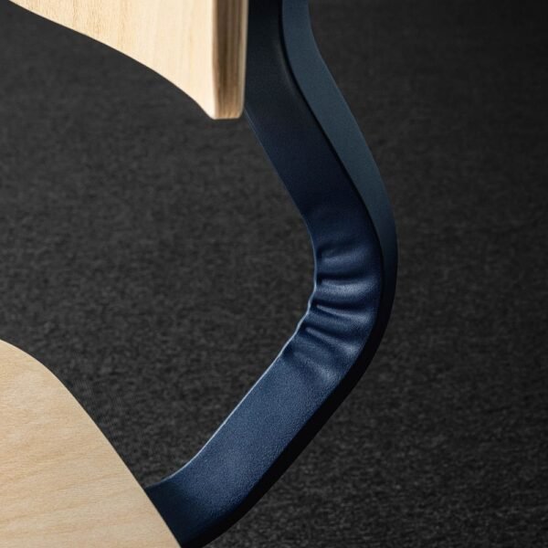 Chaise d atelier reglable en hauteur Typo — conception durable et responsable