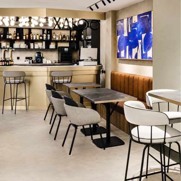 Chaise restaurant design Cross salle de petit dejeuner