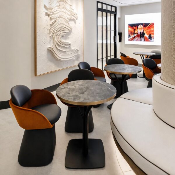 Chaise restaurant design Cross table de cafe ronde en pietement metal