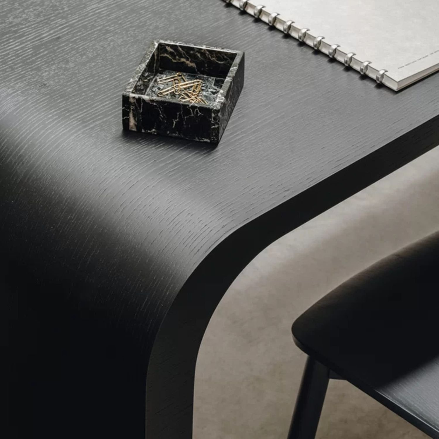 Detail Bois courbe tables Brunch La Palma