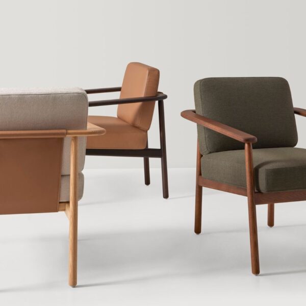 Fauteuil scandinave cuir Wudi differentes finitions de bois