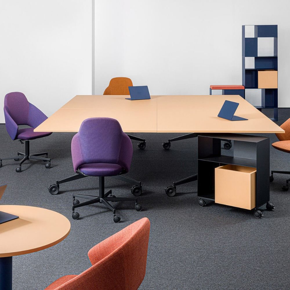 Table pliante sur roulettes Timmy Libro en situation — salle de reunion professionnelle