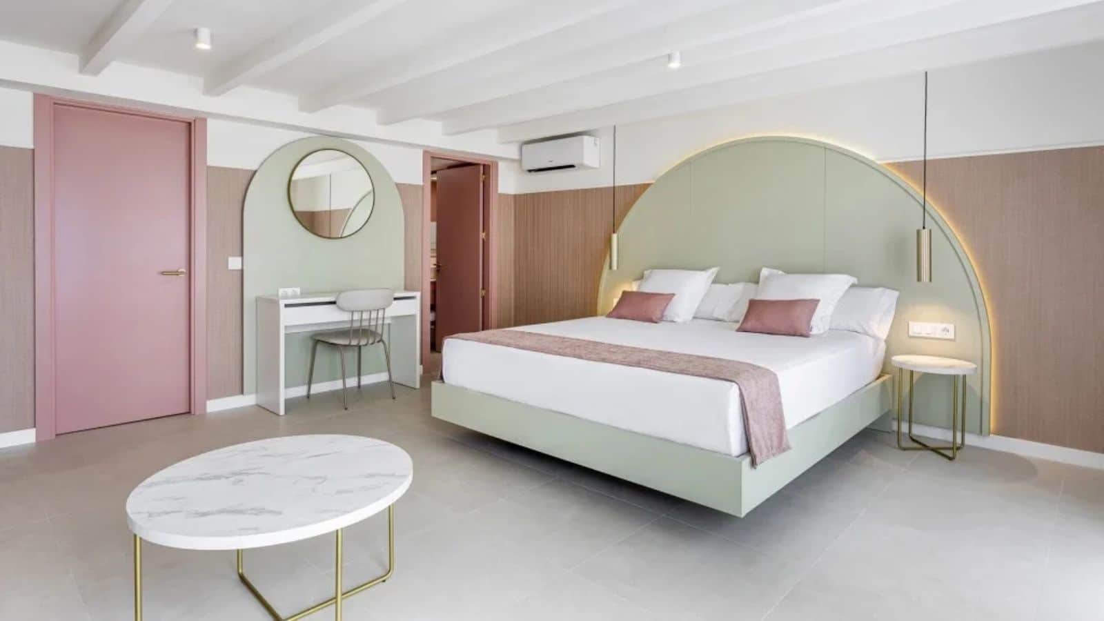 Agencement hôtelier espace chambre aménagé par IDEA&KO