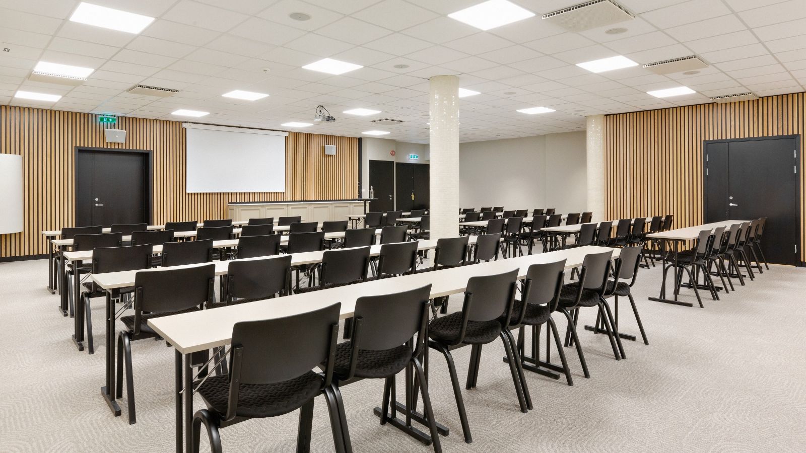Agencement hôtelier pour espaces séminaires réalisé par IDEA&KO