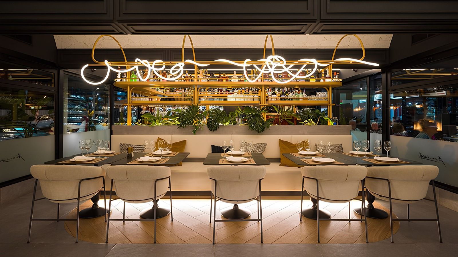 Agencement restaurant IDEAKO Agencement de restaurant par IDEA&KO, salle, banquettes et bar fabriqués sur mesure