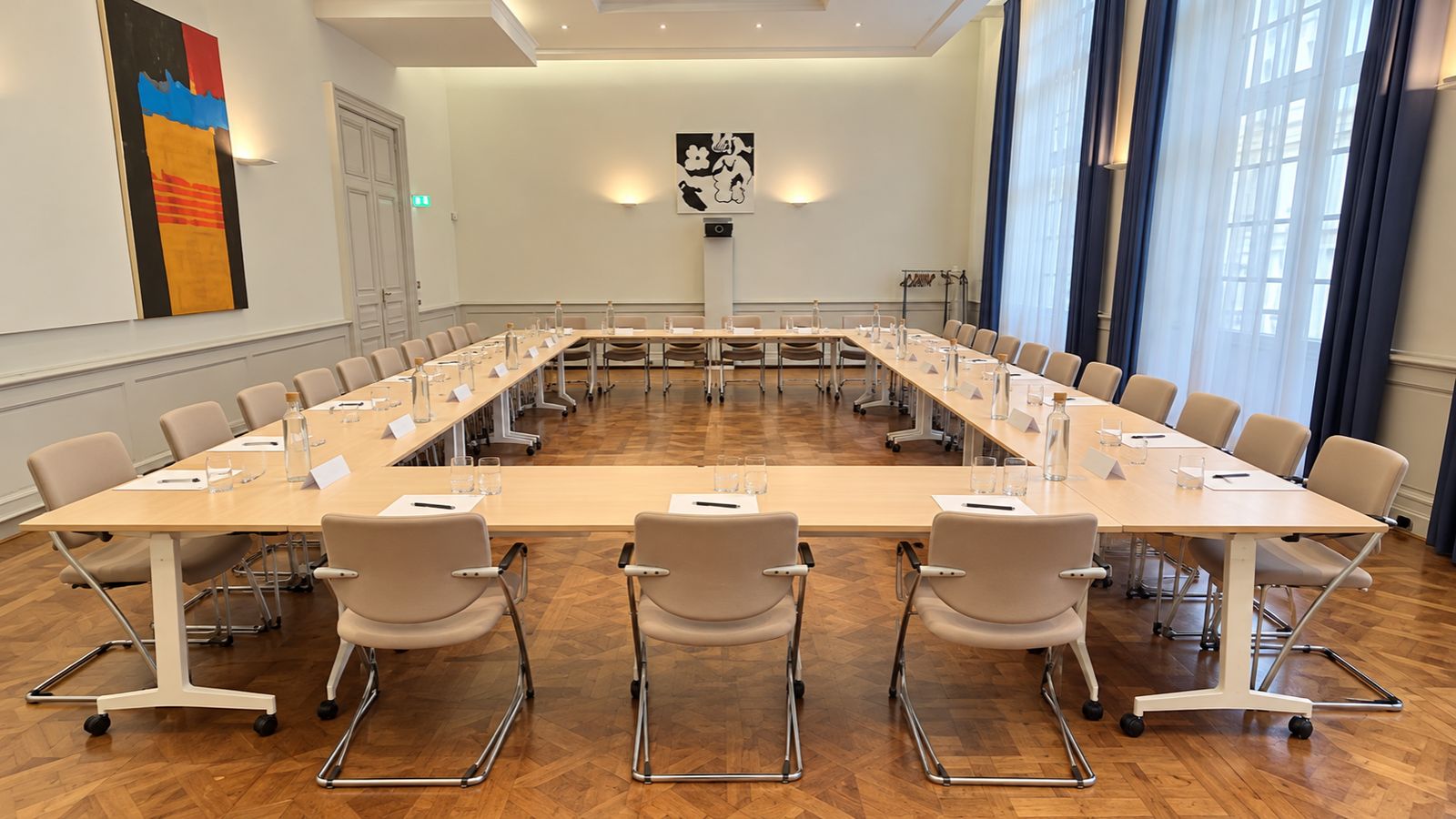 Amenagement de la CNDA de Montreuil avec la salle des pas perdus equipee par IDEAKO Amenagement de la CNDA de Montreuil avec la salle des pas perdus equipee par IDEAKO